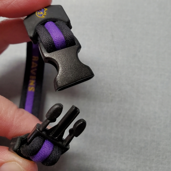 Baltimore Ravens NFL Neoprene Bracelet - Picture 5 of 6